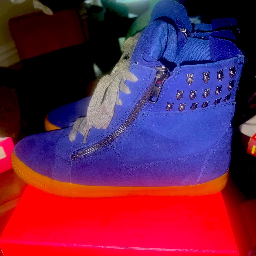 Betsy Johnson wedge sneaker size 10